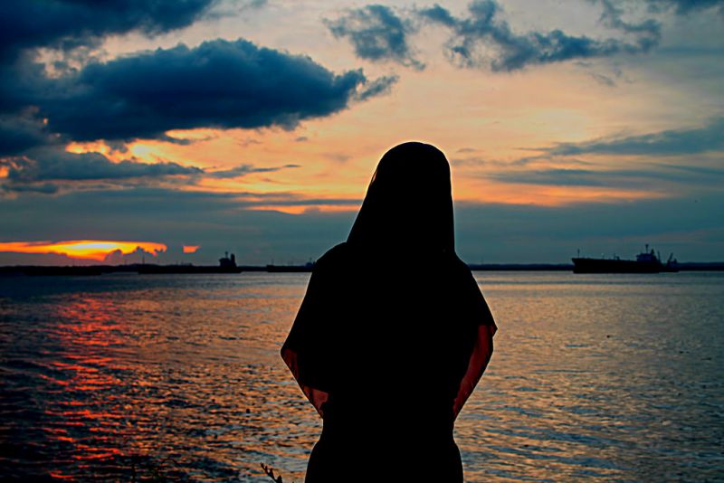 Siluet wanita muslimah Hijab